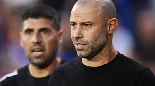 ماسكيرانو: ميسي يمنحنا الأفضلية والعودة للدوري كانت مثالية