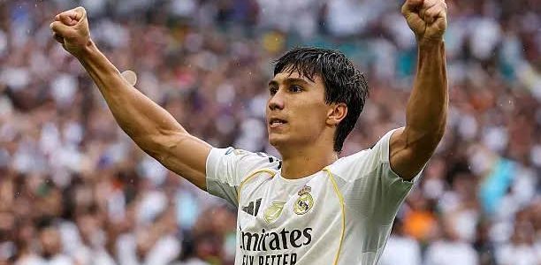 ريال مدريد يحسم موقفه من مستقبل أحد مواهبه الصاعدة
